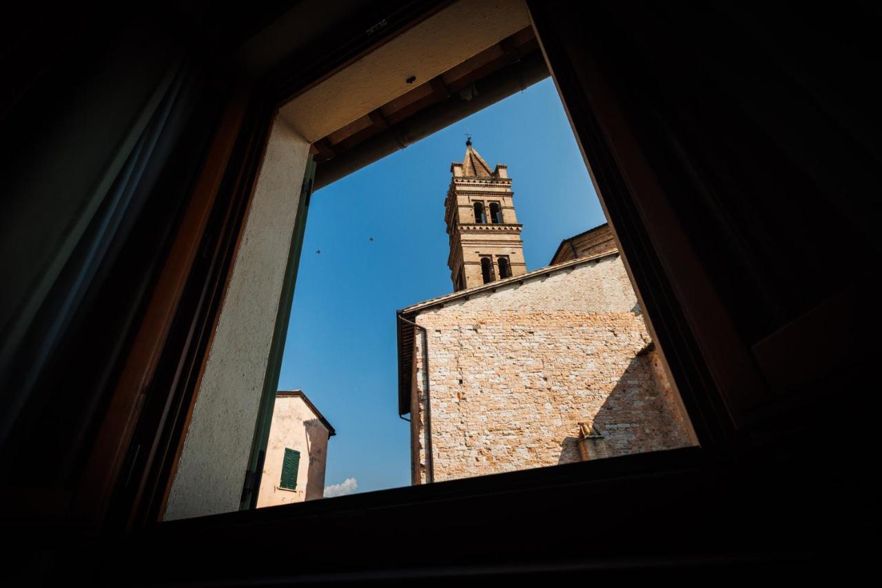Hotel Le Mura Foligno Esterno foto