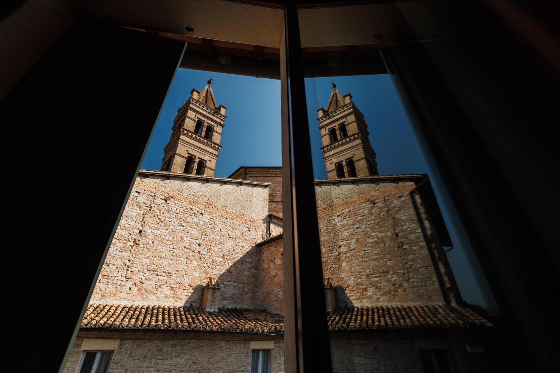 Hotel Le Mura Foligno Esterno foto