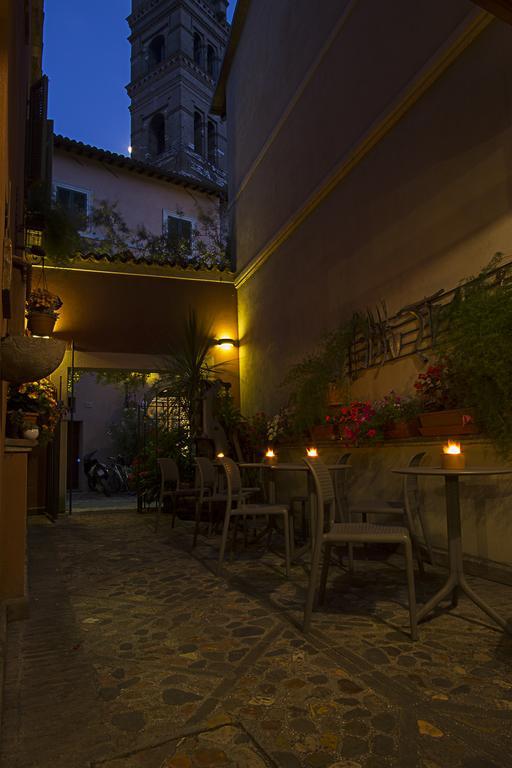 Hotel Le Mura Foligno Esterno foto