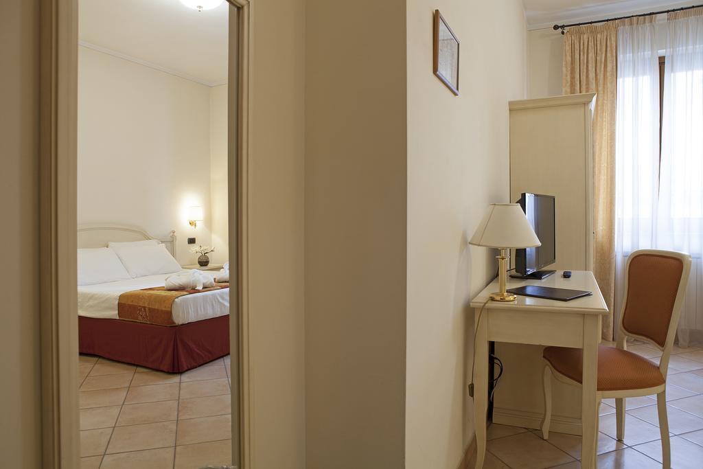 Hotel Le Mura Foligno Esterno foto