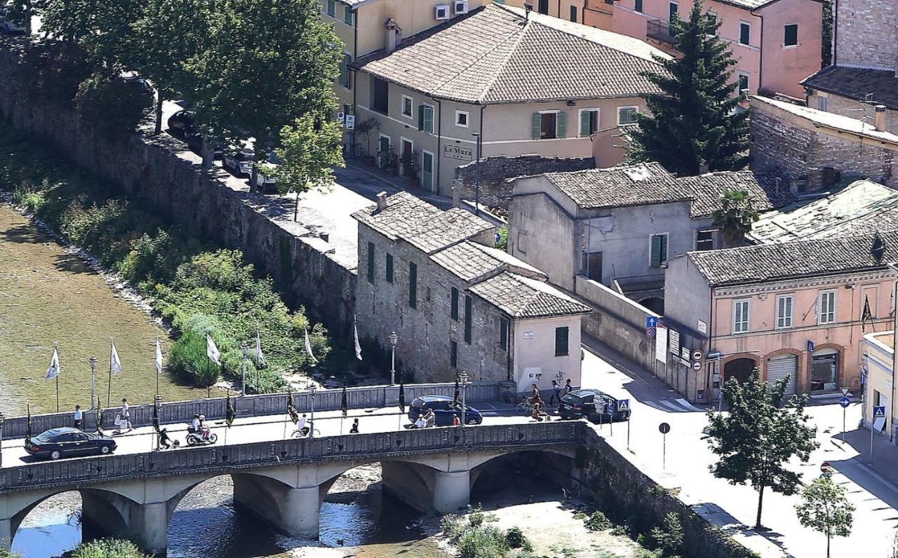 Hotel Le Mura Foligno Esterno foto