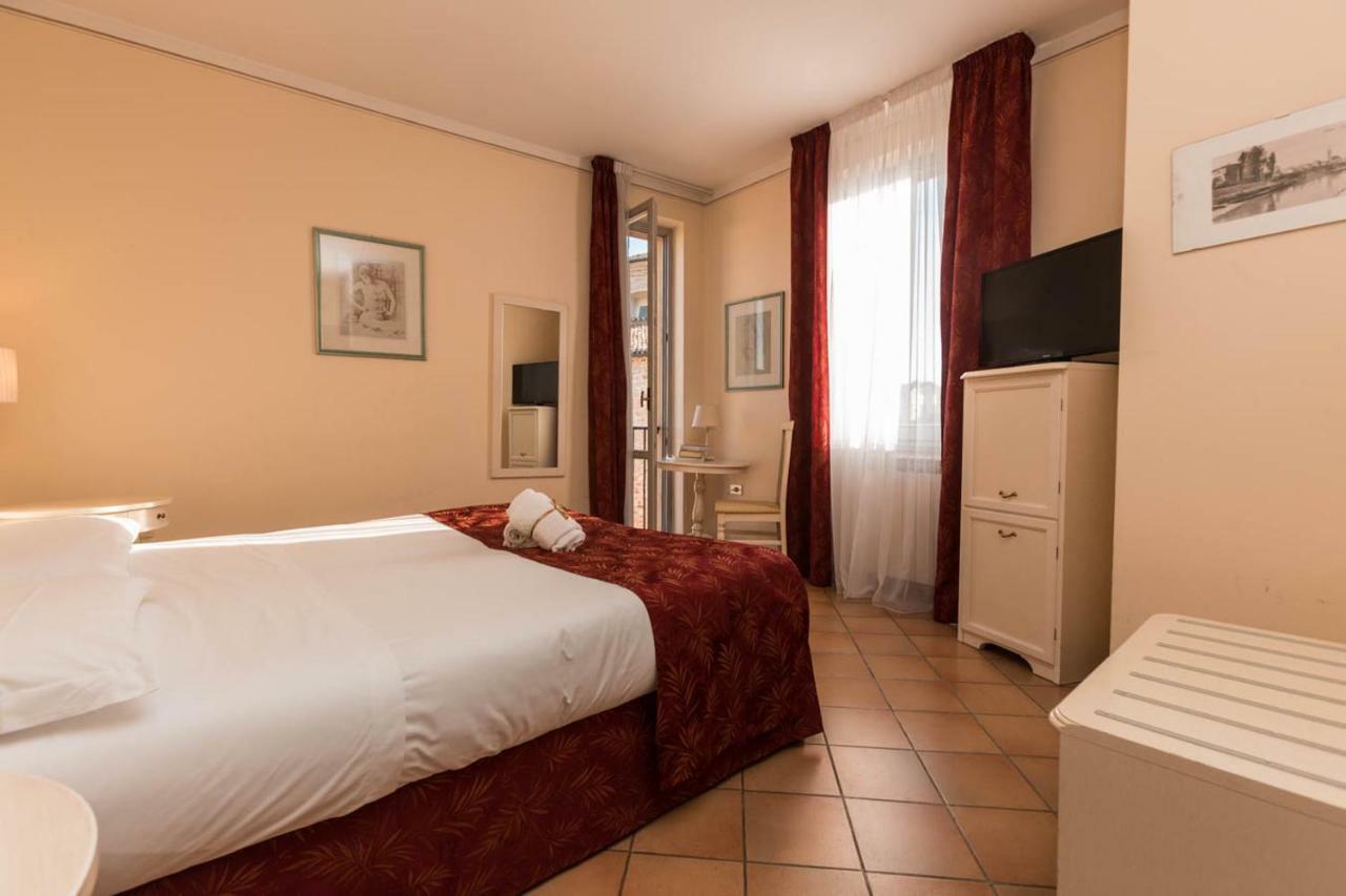 Hotel Le Mura Foligno Esterno foto