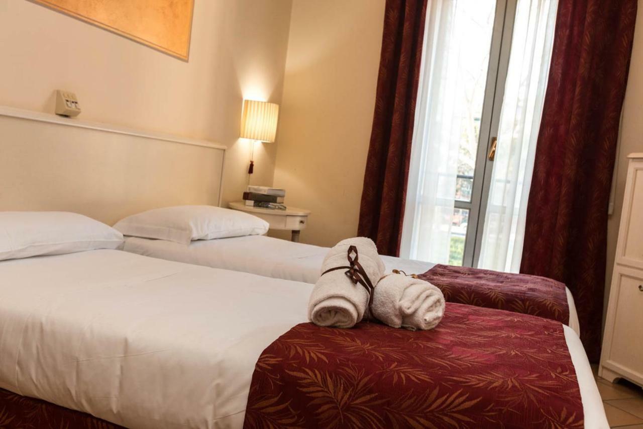 Hotel Le Mura Foligno Esterno foto