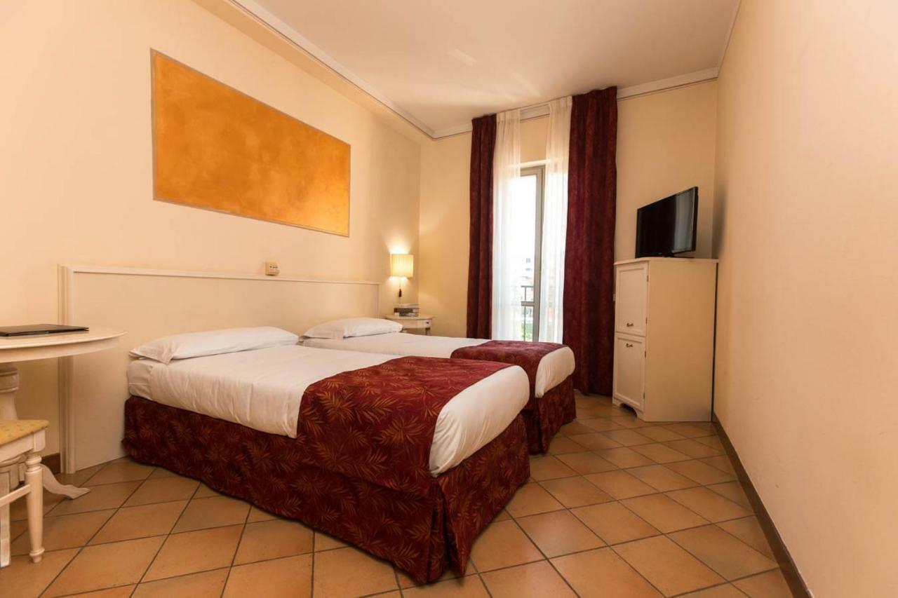 Hotel Le Mura Foligno Esterno foto